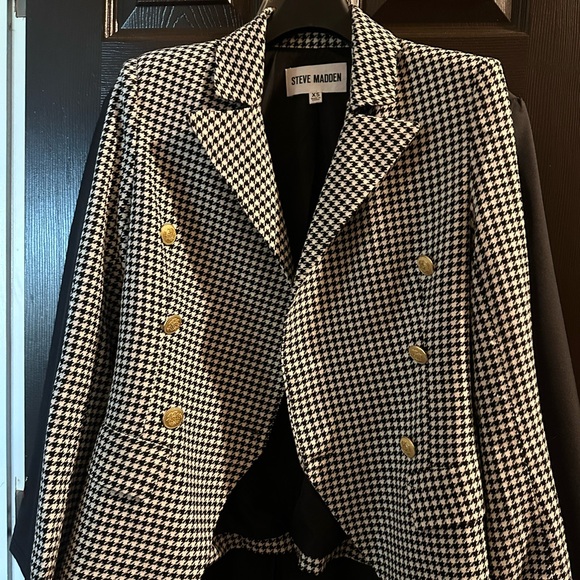 Steve Madden - Picture 1 of 1